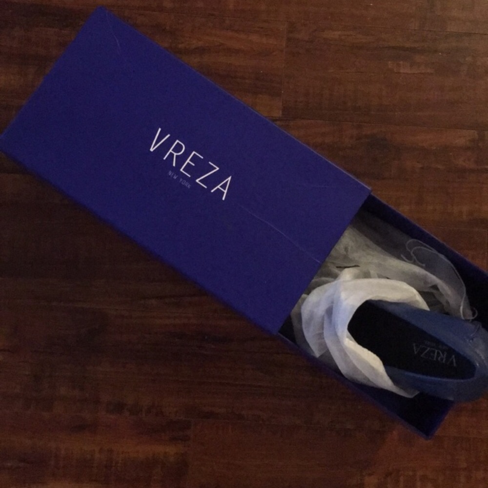 NEW IN BOX Men’s Vreza stylish leather loafers - Picture 4 of 8